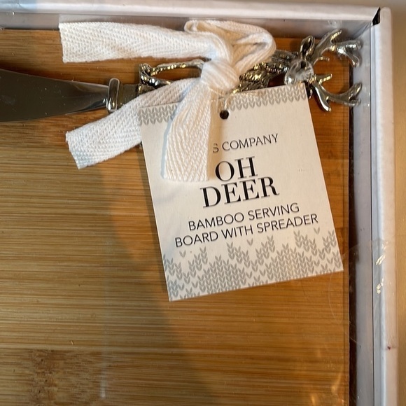 Bamboo serving board with spreader 7”x9” - Picture 4 of 7